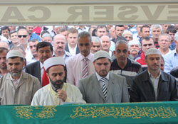 Cinayet kurbanı taksici defnedildi