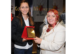 Genç; Kadınlarımız Ak siyasetin omurgaları