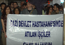 Hastane çalışanları için yürüdüler