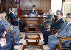 Kaymakama biri gidiyor biri geliyor