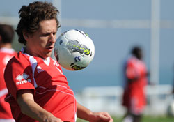 Bülent form tutuyor