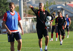 Petkoviç: Sürekli gelişim içindeyiz