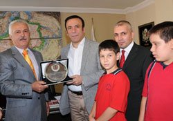 Genç, ''Geleceğimizi inşa ediyoruz