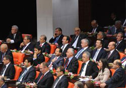 TBMM 8 eksikle açıldı