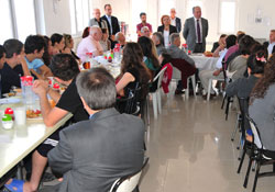 ''Ülkenin yarınları sizlere bakıyor''