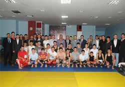 KİCK BOKSCULARIN MUHTEŞEM GÖSTERİSİ