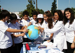 Geleceğin bilim adamları dünyanın çevresini ölçtüler