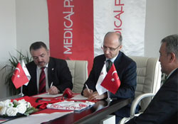 Medical Park'tan Engelligücü'ne destek