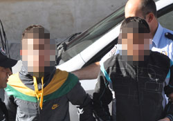 Eşini taciz edeni hastanelik etti
