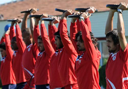 Taktik çalıştılar