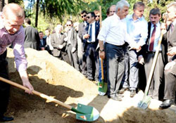 İşte Erdoğan'ın annesine okuduğu sure