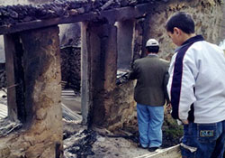 Noni'nin evi yandı