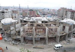 Demokrasi meydanı neredeyse bitti