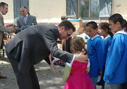 Kardeş okul yardımı