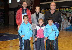 Minik badmintoncular şampiyonaya hazır