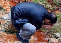 ŞİFALI DİYE İÇİYOR
