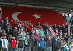 Teröre lanet okudular