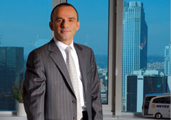 Hayırsever Öztürk'ten bir destek daha