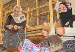 GÖRÜCÜYE ÇIKIYOR
