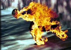 Başbakanlık önünde intihar...!