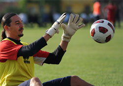 Gruplaşma var iddialarını yalanladı