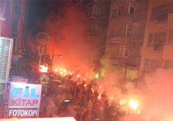 ÇİFTLİK CADDESİ YANDI