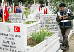 Şehitlikte en acı bayram