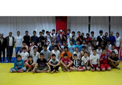 Akıllı sporcu iyi dövüşür