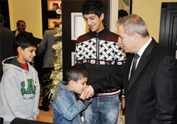 Bayram harçlığı Başkan amcadan