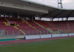 Tribünler dolmuyor yöneticiler üzülüyor