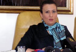 'İnternete yasal düzenleme gerekiyor'