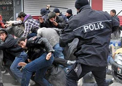 Otel enkazında gerginlik