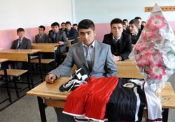 Sıraları boş kaldı