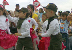 Adnan Kahveci'de okuma bayramı