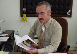 Şiirsevrler için imzalayacak