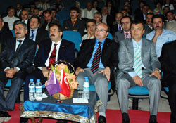 'First Lady'ye karşı 'Baş Bayan'