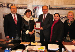 Her zaman yardımcı oluruz