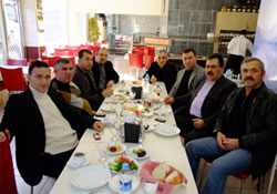 Yatırımlara kahvaltılı teşekkür