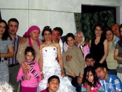 Yeni gelin kaynanasını boğarak öldürdü