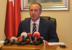 Erdoğan'ın bileğini öp