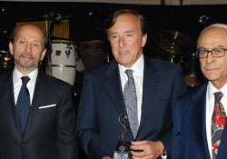 Eczacıbaşı, İEİS onur başkanı