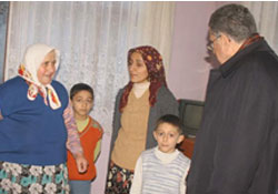 Yardım elini uzattı