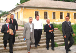 Demir'e proje sunuldu