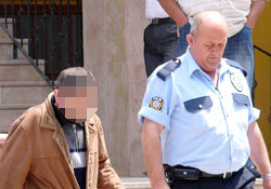 Silah çekti tutuklandı