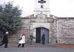 100 yıldır kapalı olan Ermeni kilisesi açıldı