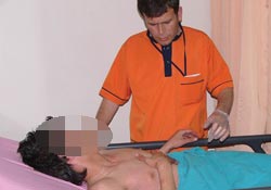 'Yan bakma'ya bıçaklı saldırı