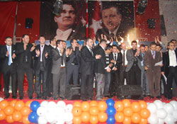 Tebrik bile etmedi