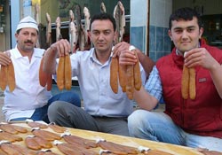 Balığı 4 YTL havyarı 60 YTL