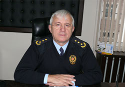 Polis halk el ele