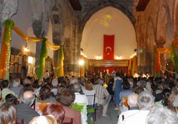Türk müziğine hizmet